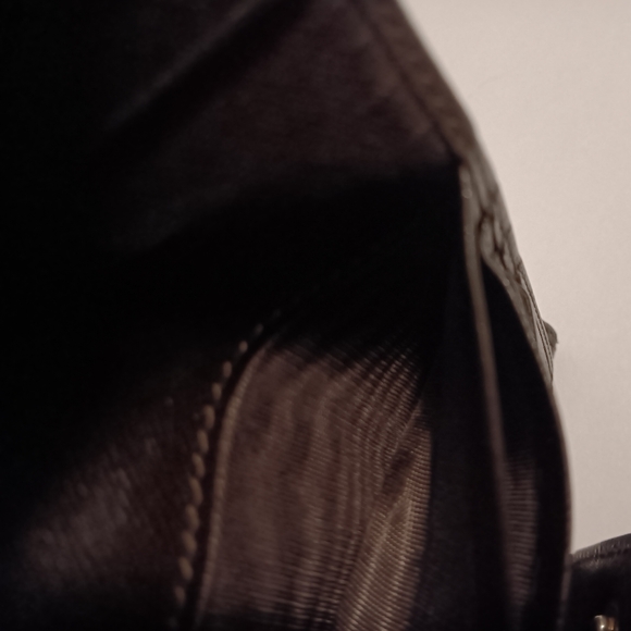 Celine wallet, some scratches on hardware and coin residue - Picture 11 of 12